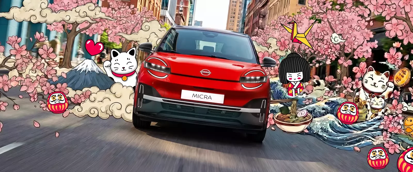 Nissan Micra vermelho a conduzir numa cidade, rodeado por ilustrações inspiradas na cultura japonesa como flores de cerejeira e personagens animadas.